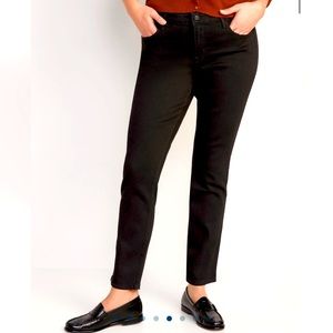 Mid-rise Power Slim Straight